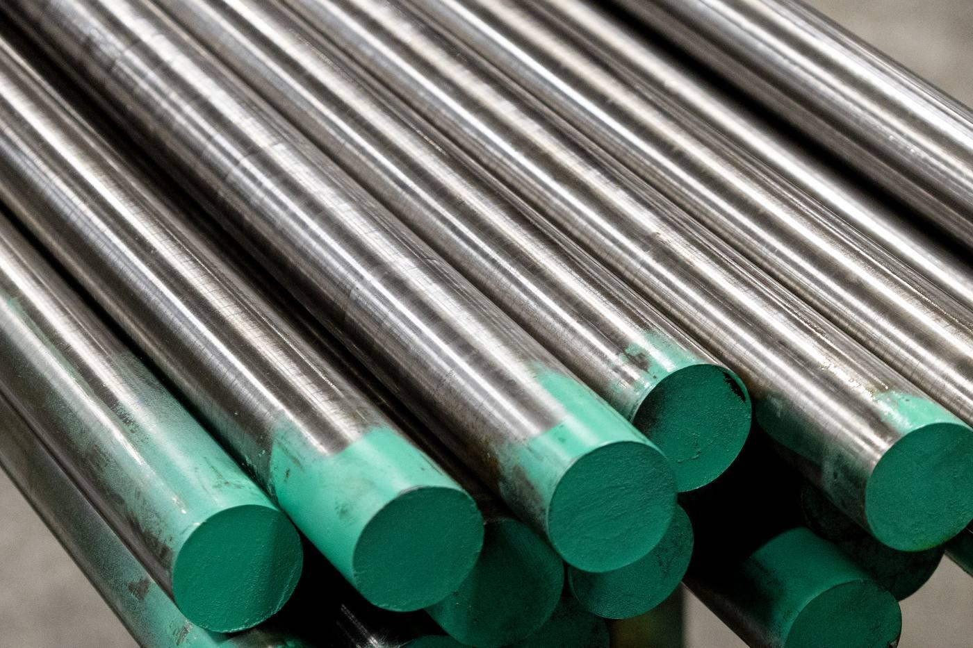Bundle of bright round bar with green colour-coded ends — engineering steel bar from Parkside Steel
